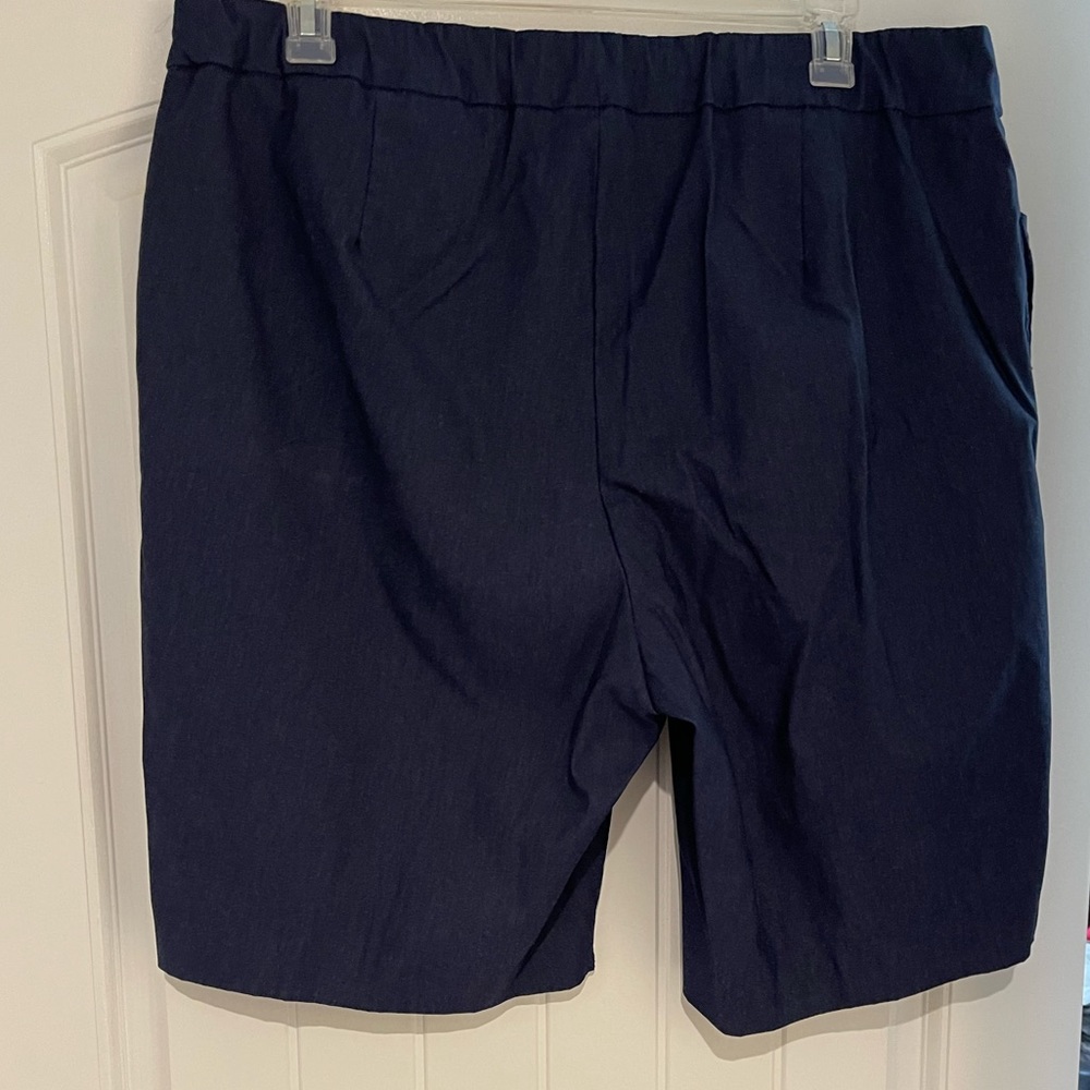 Kim Rogers Bermuda Shorts - Picture 2 of 3